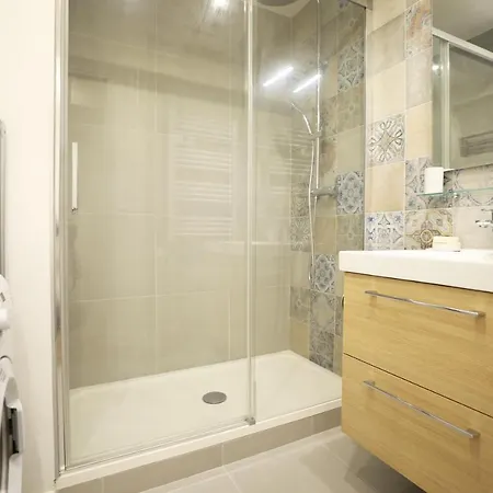 Stylish Flat In Buttes-Chaumont ! Lägenhet Paris