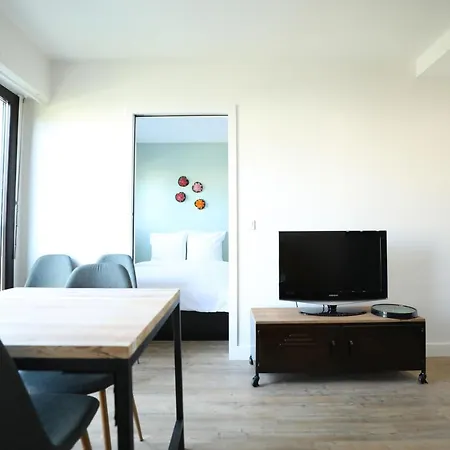 Stylish Flat In Buttes-Chaumont ! Paris