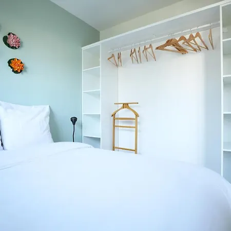 Stylish Flat In Buttes-Chaumont ! Paris